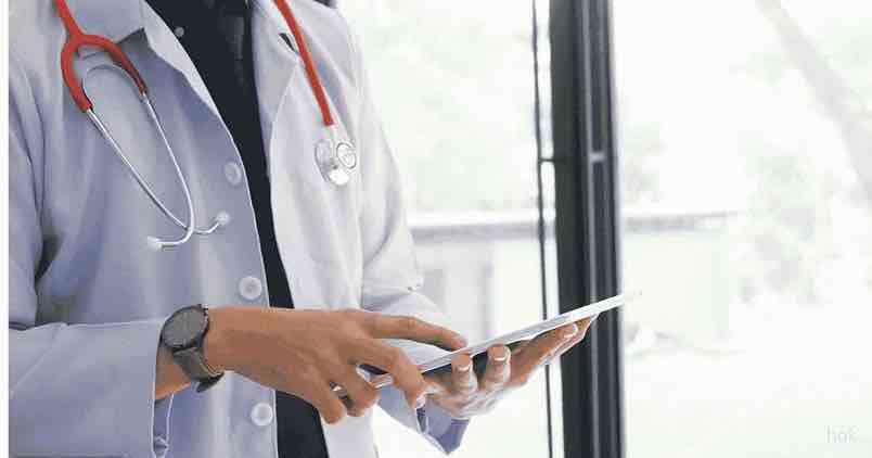 Choosing the Right Practice Management Software for Small Clinics in India