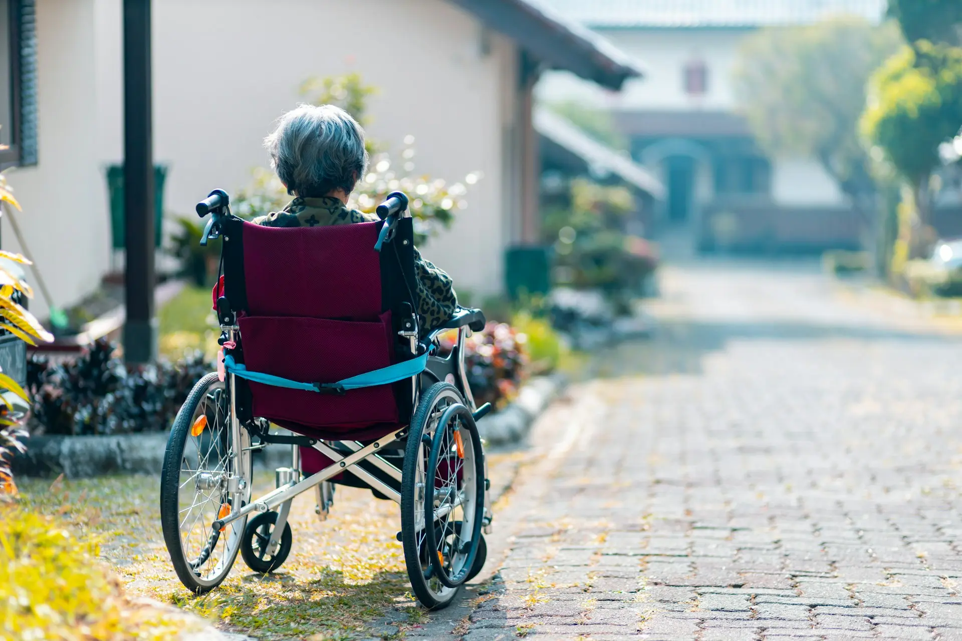 Navigating the 7 Stages of Dementia